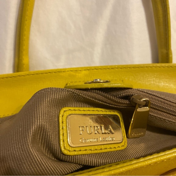 Pre-owned Mustard yellow handbag - Picture 1 of 7